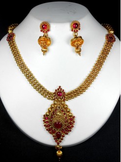 Exclusive Polki Set
